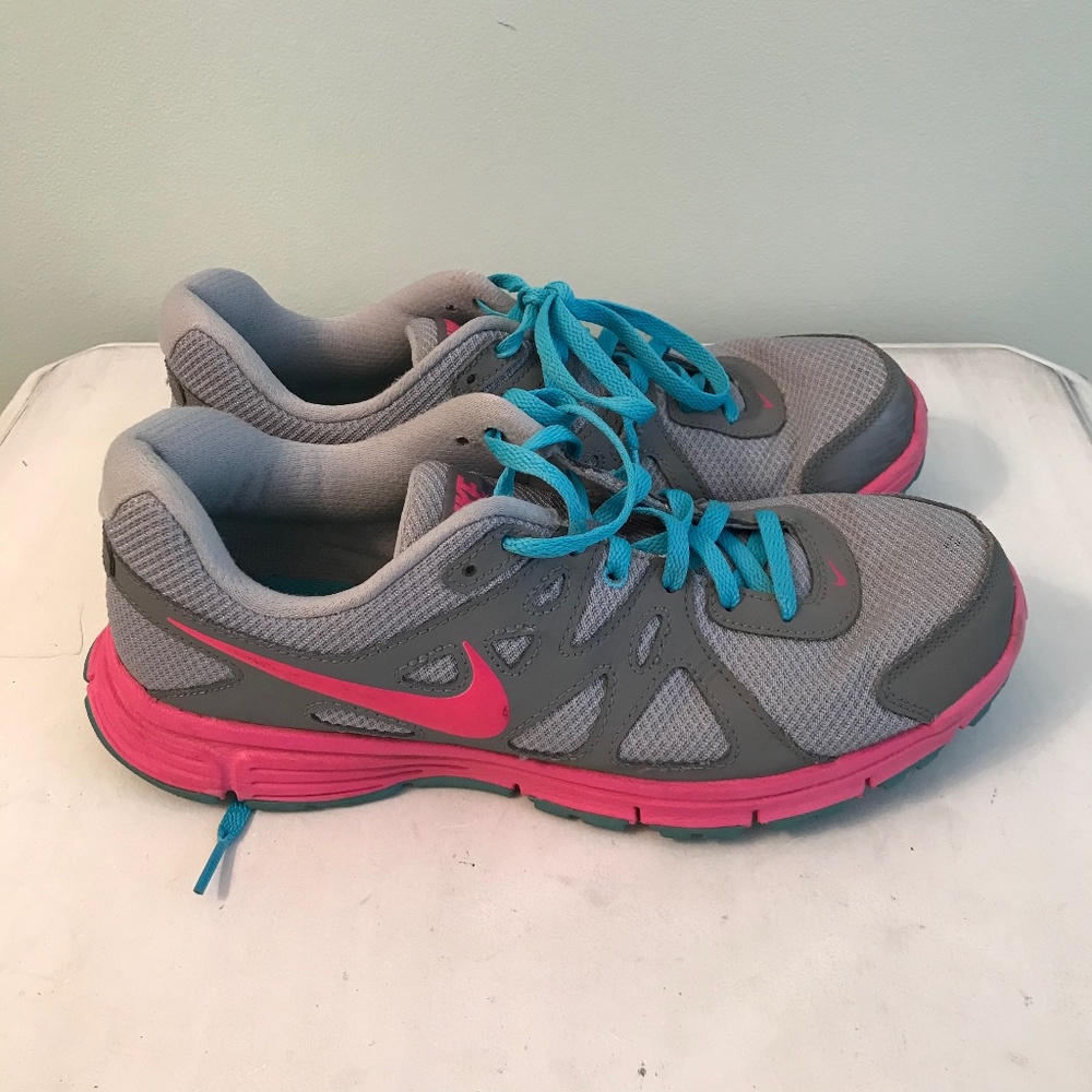 Nike Revolution 2 shoes